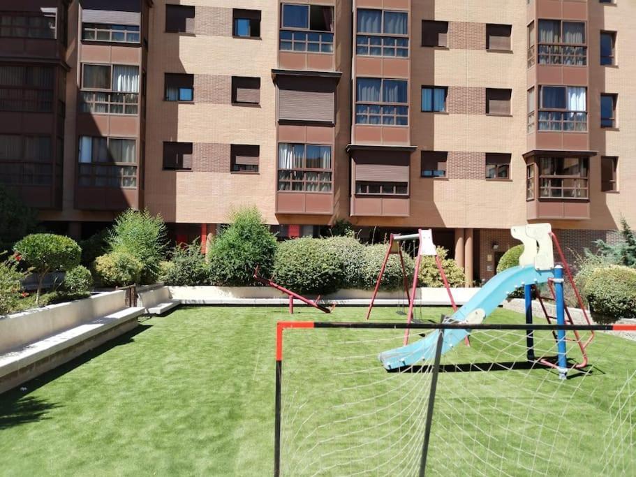 Apartamento Madrid Wanda Aeropuerto Ifema Plenilunio Exterior foto
