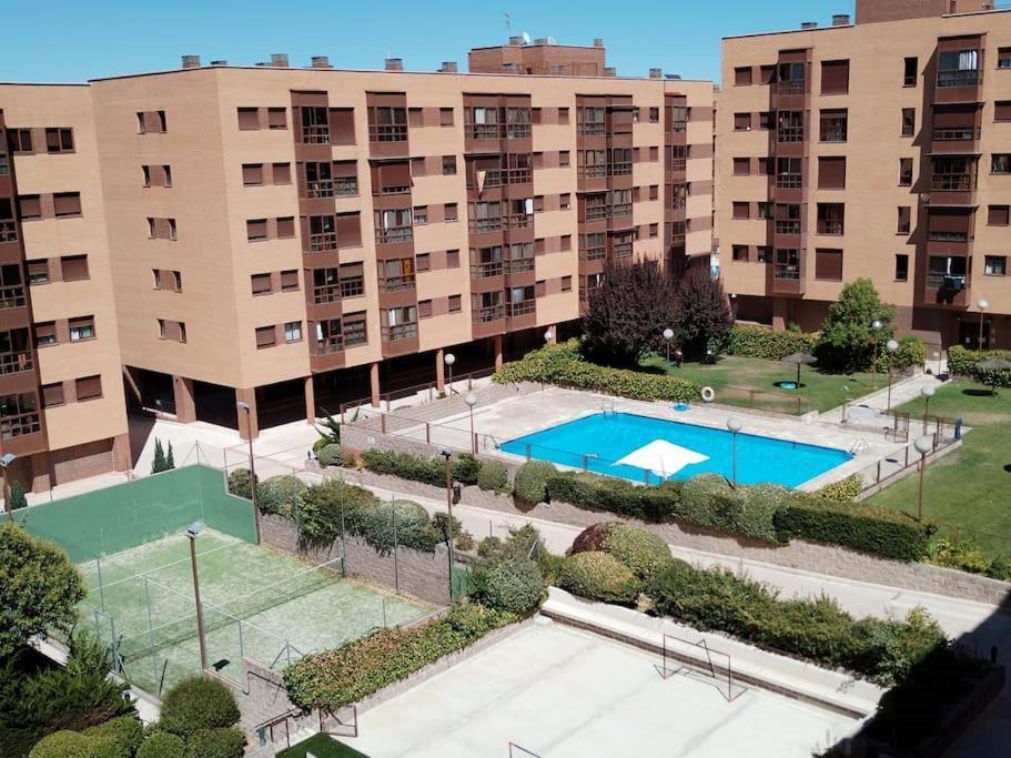 Apartamento Madrid Wanda Aeropuerto Ifema Plenilunio Exterior foto